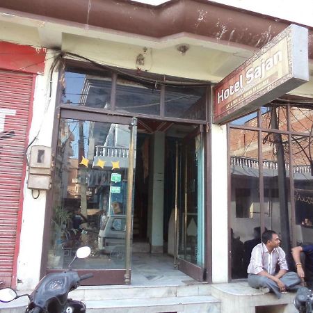 Hotel Sajan ชัยปุระ ภายนอก รูปภาพ